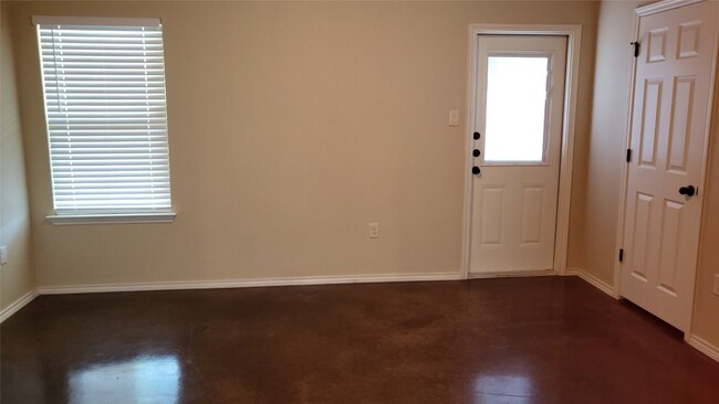 Building Photo - 152 Samuel Dr