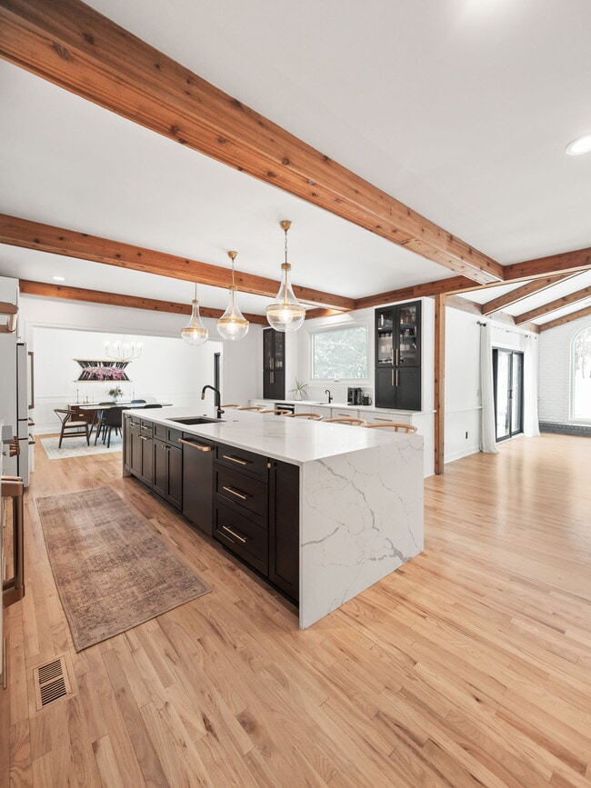 Building Photo - 3250 Chestnut Run Dr