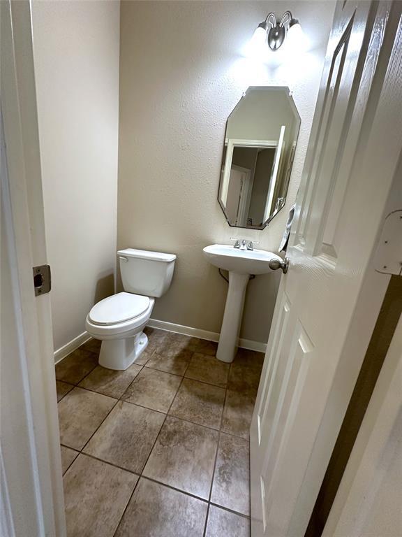 Building Photo - 6111 Summerfield Glade Ln