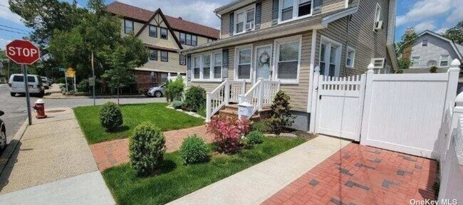 Primary Photo - 28 Hartwell Pl