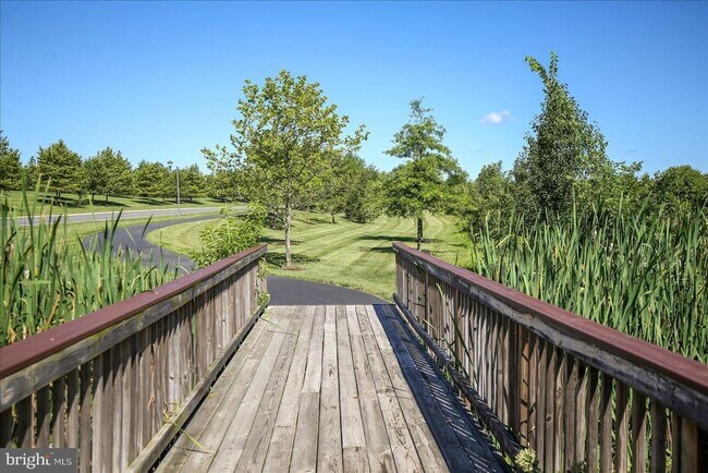 Building Photo - 246 Norland Knoll Dr