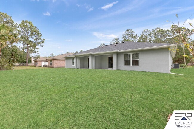 Building Photo - LIKE NEW 3/2/1 TOWNHOUSE IN BEAUTIFUL SEMINOLE WOODS