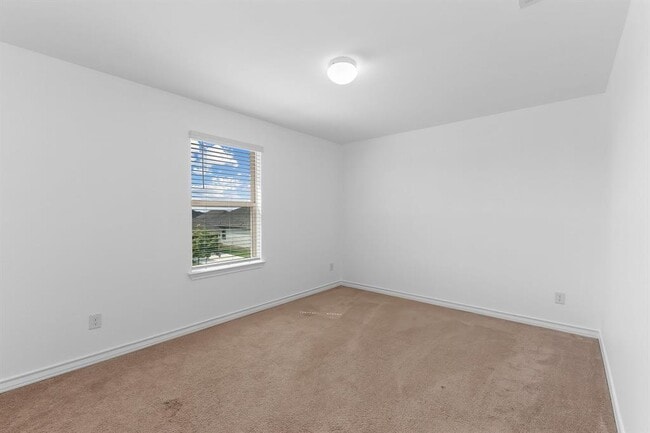 Building Photo - 208 Magna Ln