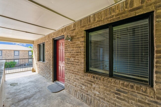 Building Photo - Charming 2BR Condo in Waco