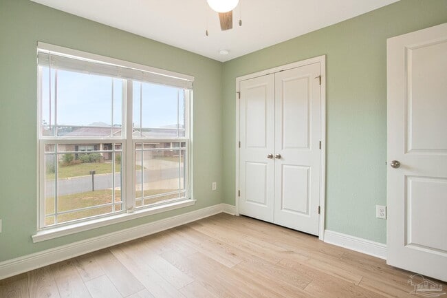 Building Photo - 970 John Deere Ln