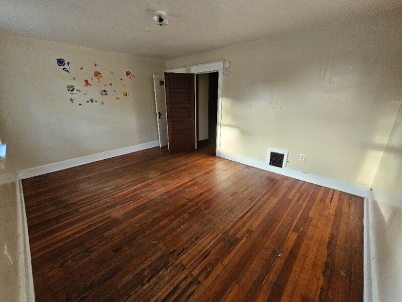 Building Photo - 55-57-57 Tompkins St