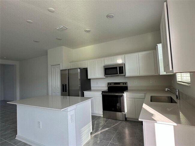 Building Photo - 8956 Swing Ln