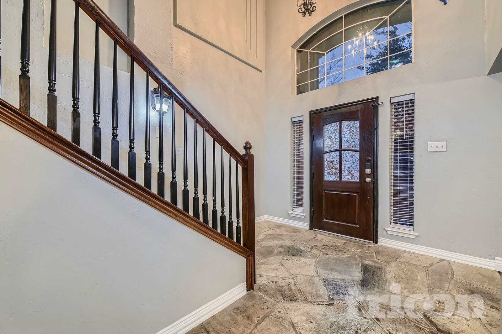 Building Photo - 220 Flatwood Dr