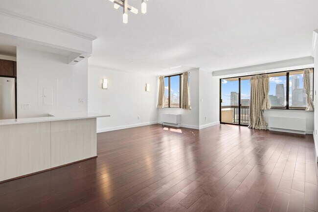 Building Photo - 45 River Dr S