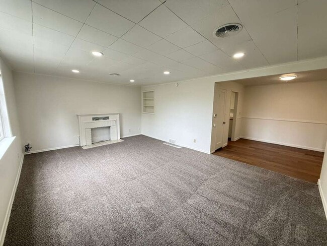 Building Photo - 3 Bedroom 1 Bathroom Greenwood Home!