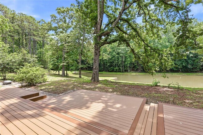 Building Photo - 3735 Smithtown Rd