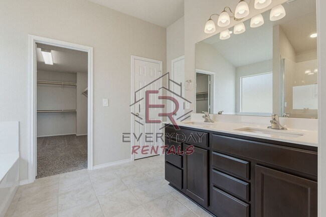 Building Photo - 2102 Gadwall Dr