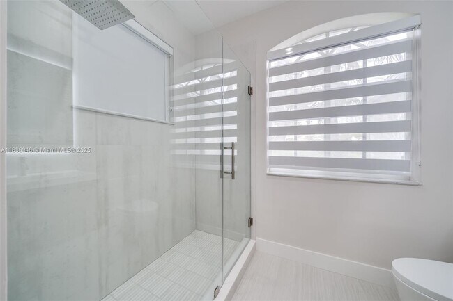 Building Photo - 1212 Camellia Ln