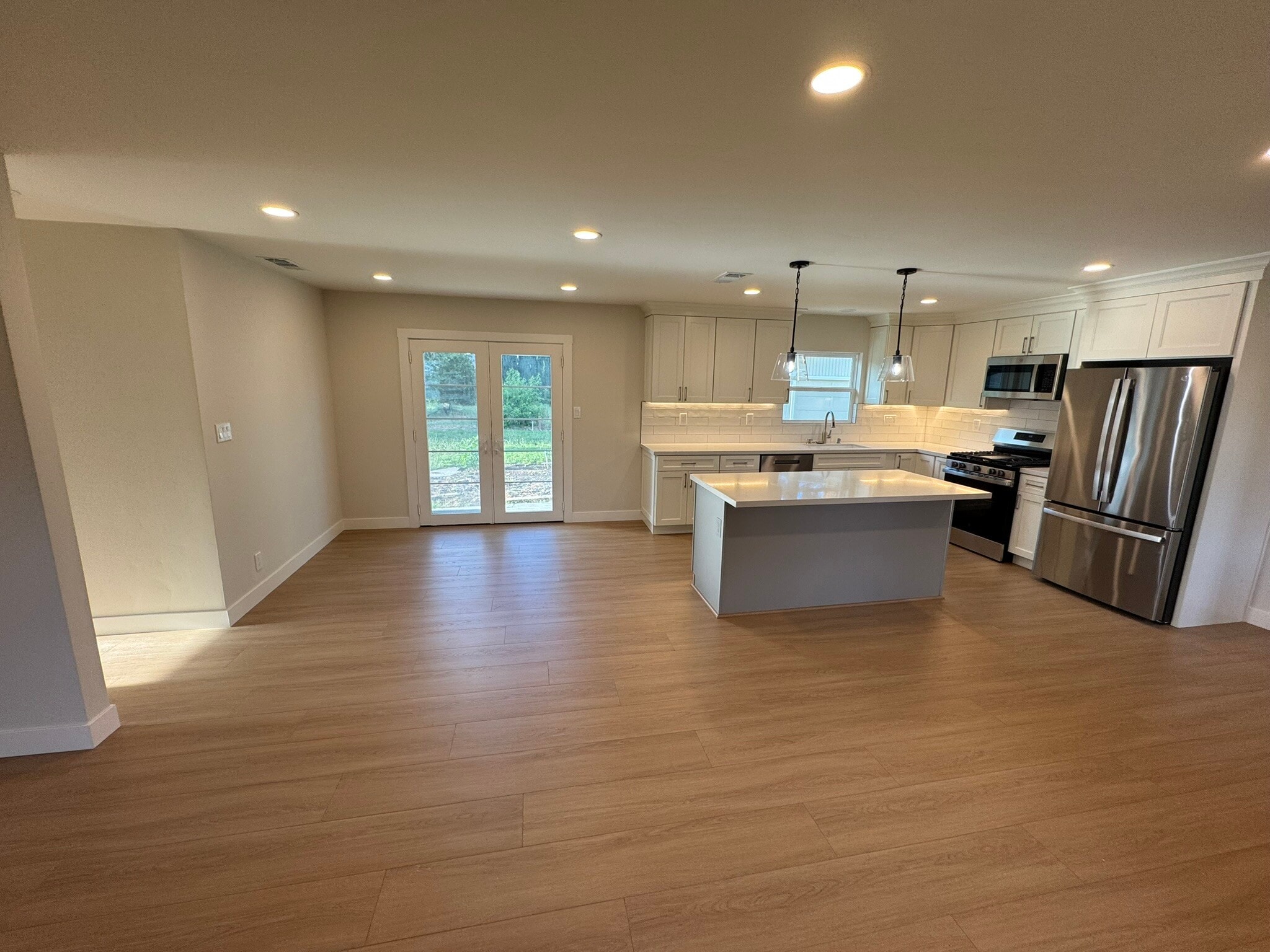 Family Room - 3185 Oriole Dr