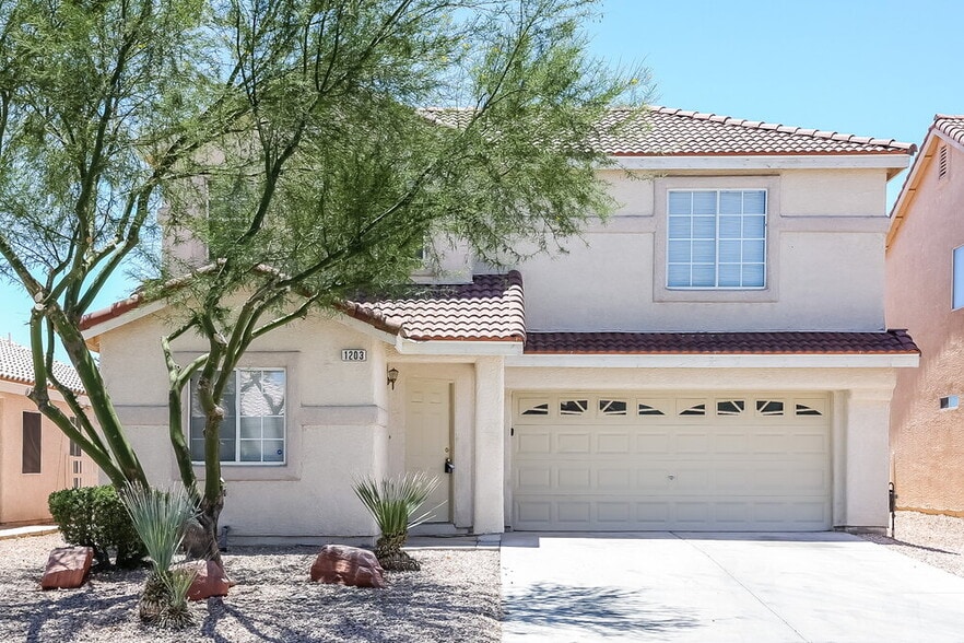 Primary Photo - 1203 Emerald Stone Ave