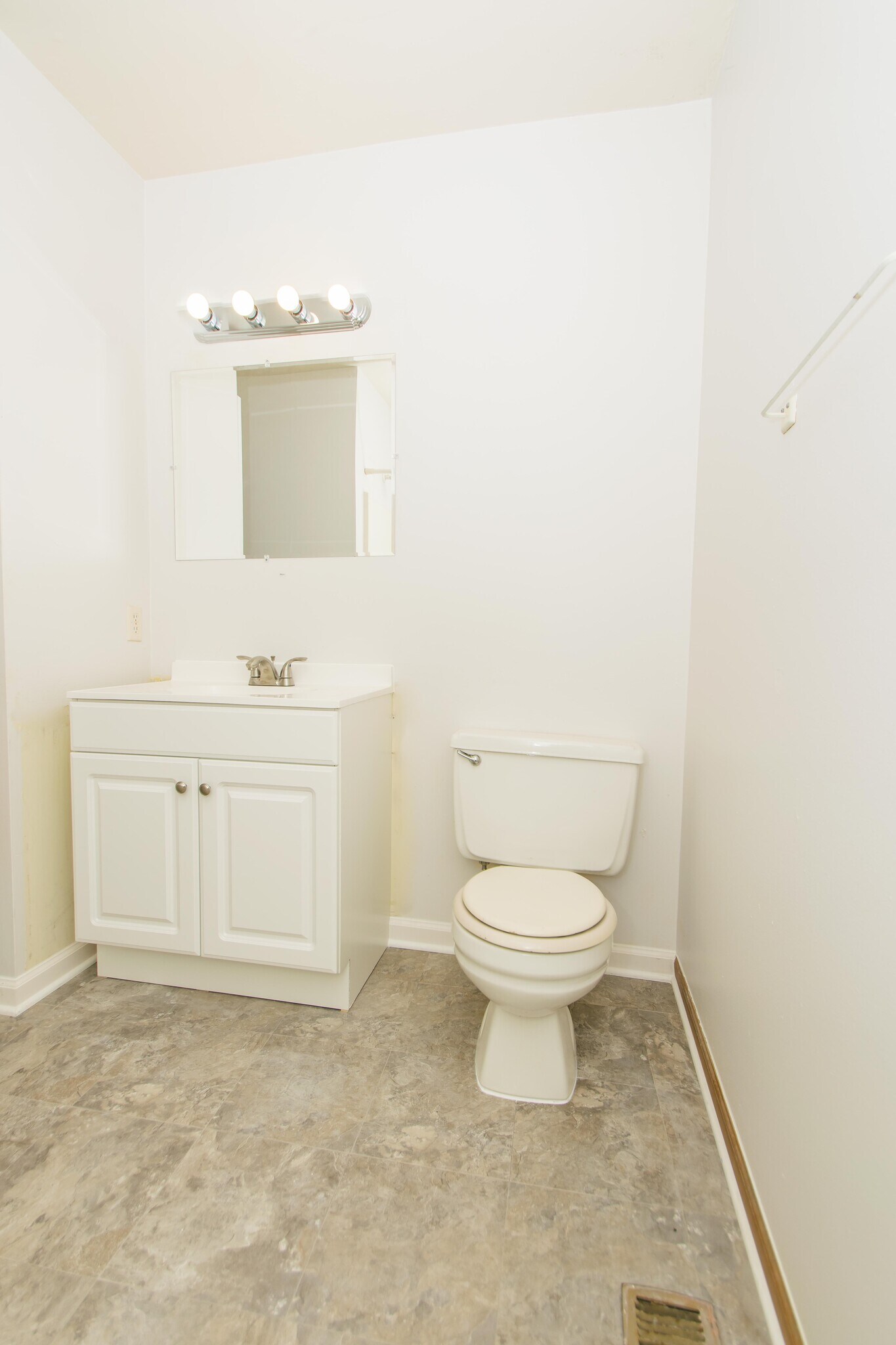 Building Photo - 7654 Whitcomb St