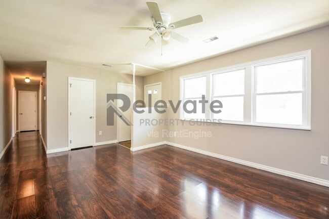 Building Photo - 523 Petty St