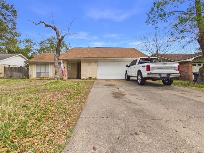 Building Photo - 1813 Langford St