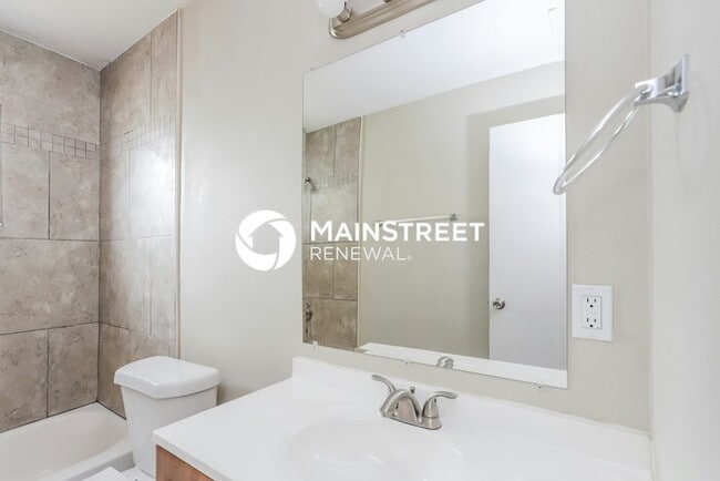 Building Photo - 3 Bedroom Pet-Friendly Home in St Petersbu...