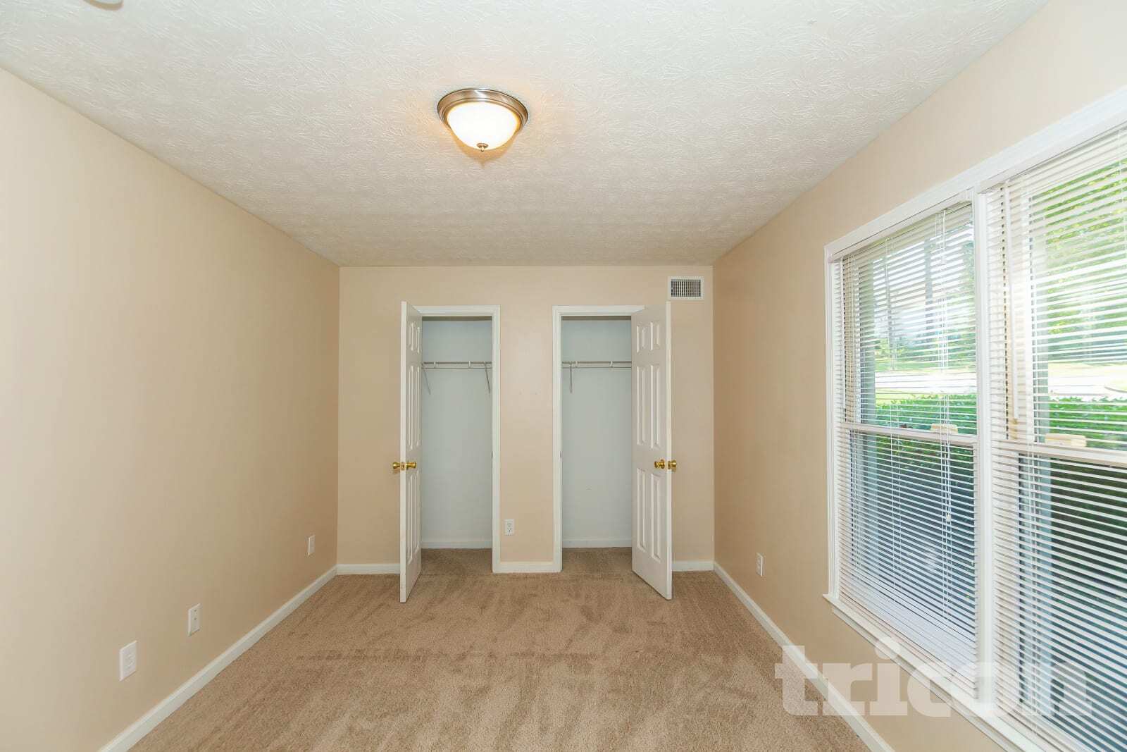 Building Photo - 1320 Timber Walk Dr