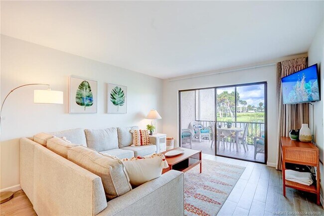 Building Photo - 5553 NE Gulfstream Way