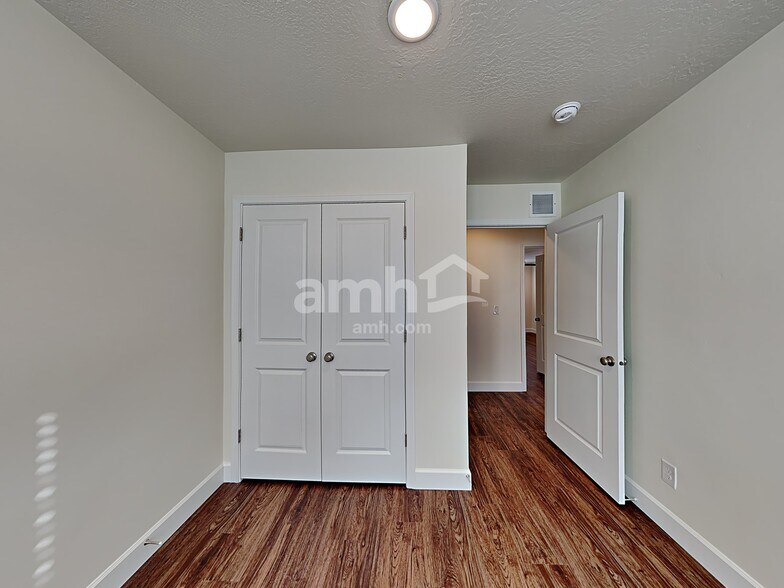 Building Photo - 6041 W Copperhawk Dr