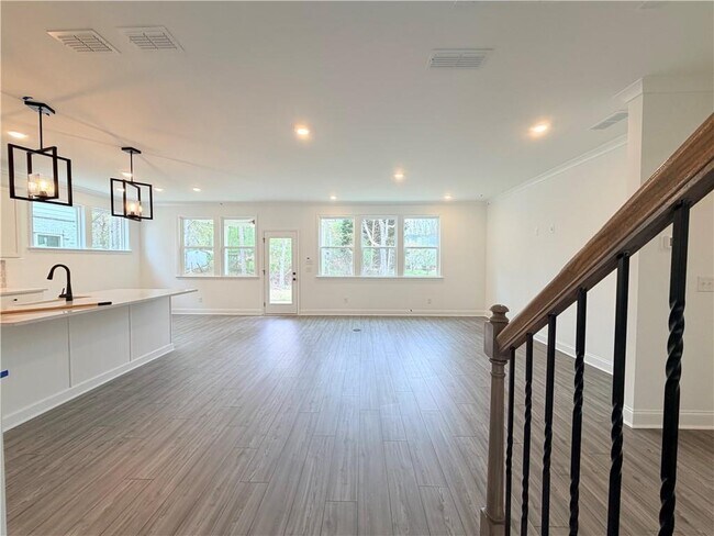 Building Photo - 2145 The Ln NE