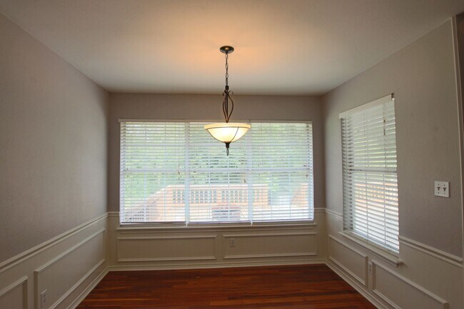 Building Photo - COMING SOON! Stunning 3 Bed 2 Bath Home in Lindale ISD!