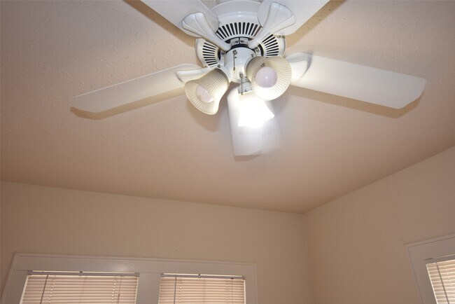 Building Photo - 4618 Clay St