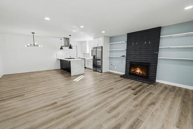 Building Photo - 201 Dorothy Ct