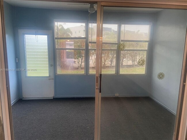 Building Photo - 7897 Golf Cir Dr