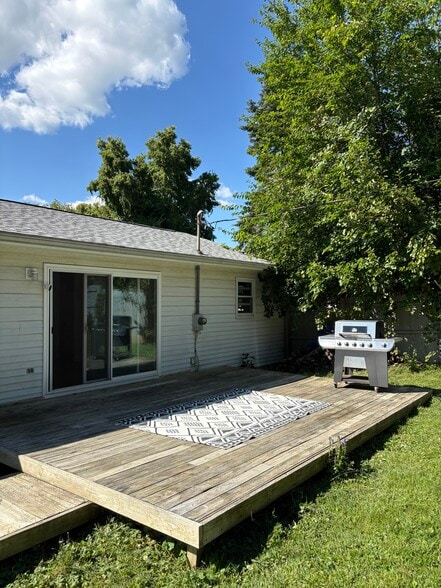 Building Photo - 6 Pleasantview Dr