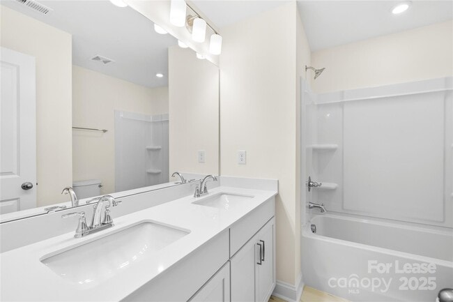 Building Photo - 1528 Cedar Tree Dr
