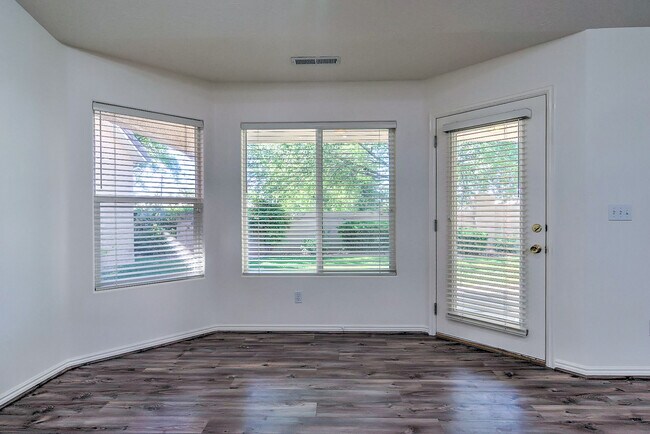 Building Photo - Home in Green Springs Golf Course Communit...