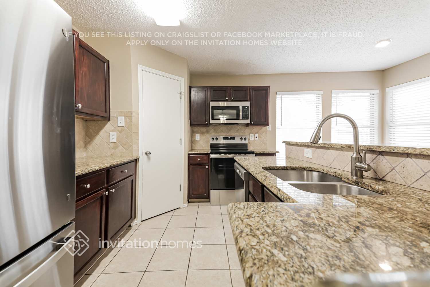 Building Photo - 2040 Cardinal Ln