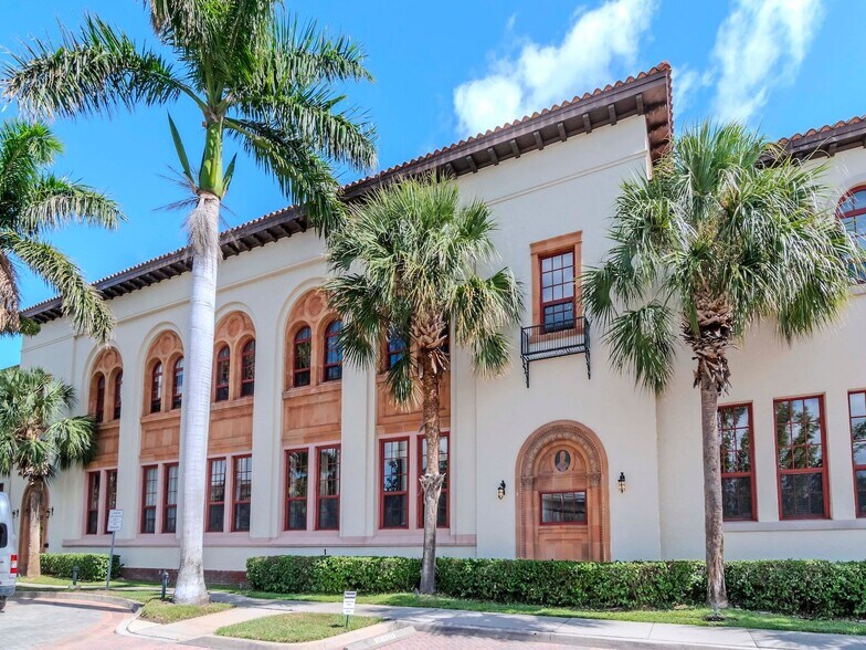 Building Photo - 1501 W Horatio St