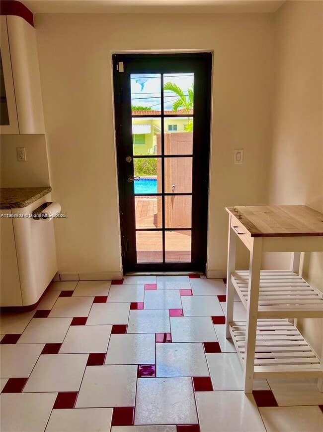 Building Photo - 8431 SW 28th St