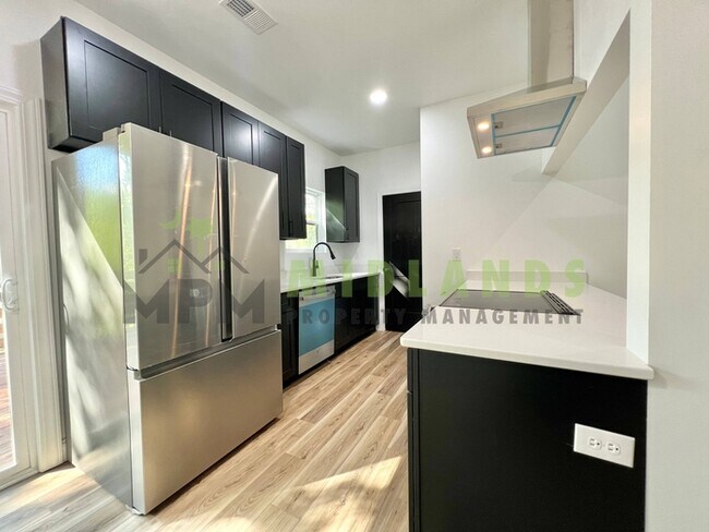 Building Photo - 1506 Donna Dr