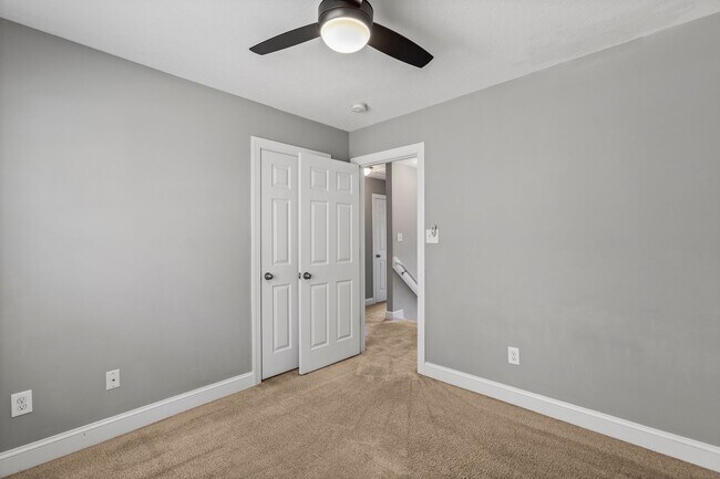 Building Photo - 907 Stagecoach Dr