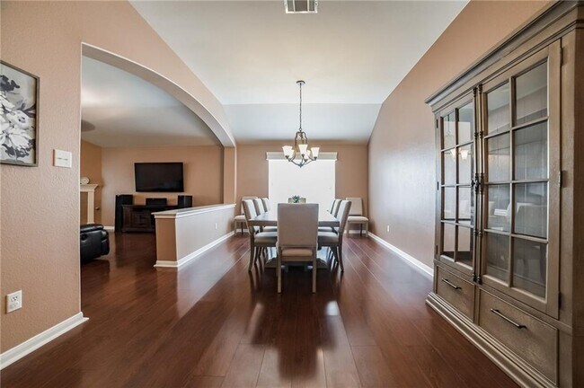 Building Photo - 1203 Calistoga Dr