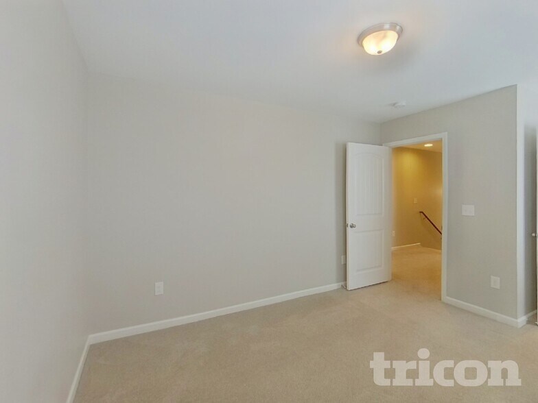 Building Photo - 618 Grantleigh Dr