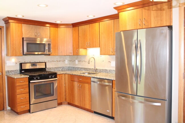 Building Photo - 153 Brookside Rd