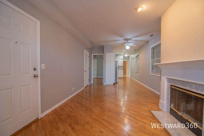 Building Photo - 3936 N Ashland Ave