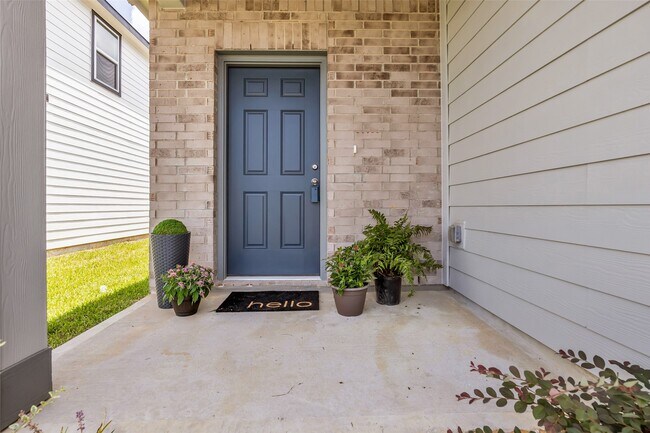 Building Photo - 18669 Shauna Danielle Dr