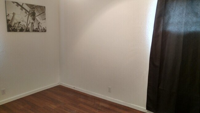 Building Photo - Nice older house in N Austin