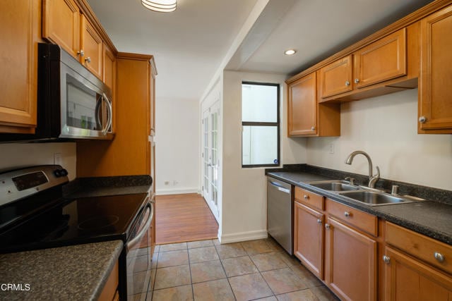 Building Photo - 832 Highland Dr