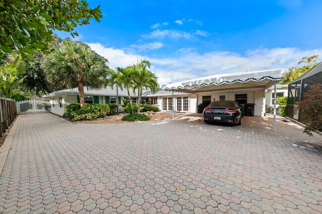 Building Photo - 129 Alhambra Pl