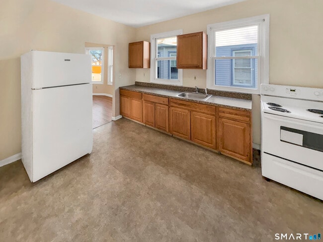 Building Photo - 34 Wolcott St