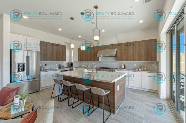Building Photo - Stylish 3-Bedroom Sanctuary with Sophistic...