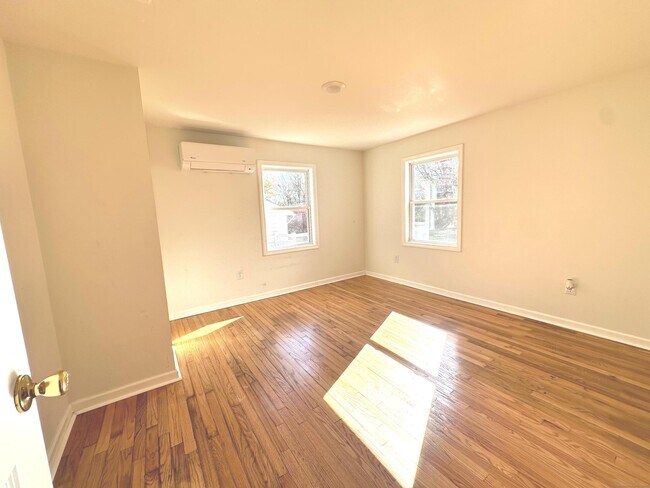 Building Photo - 32 Quarry St